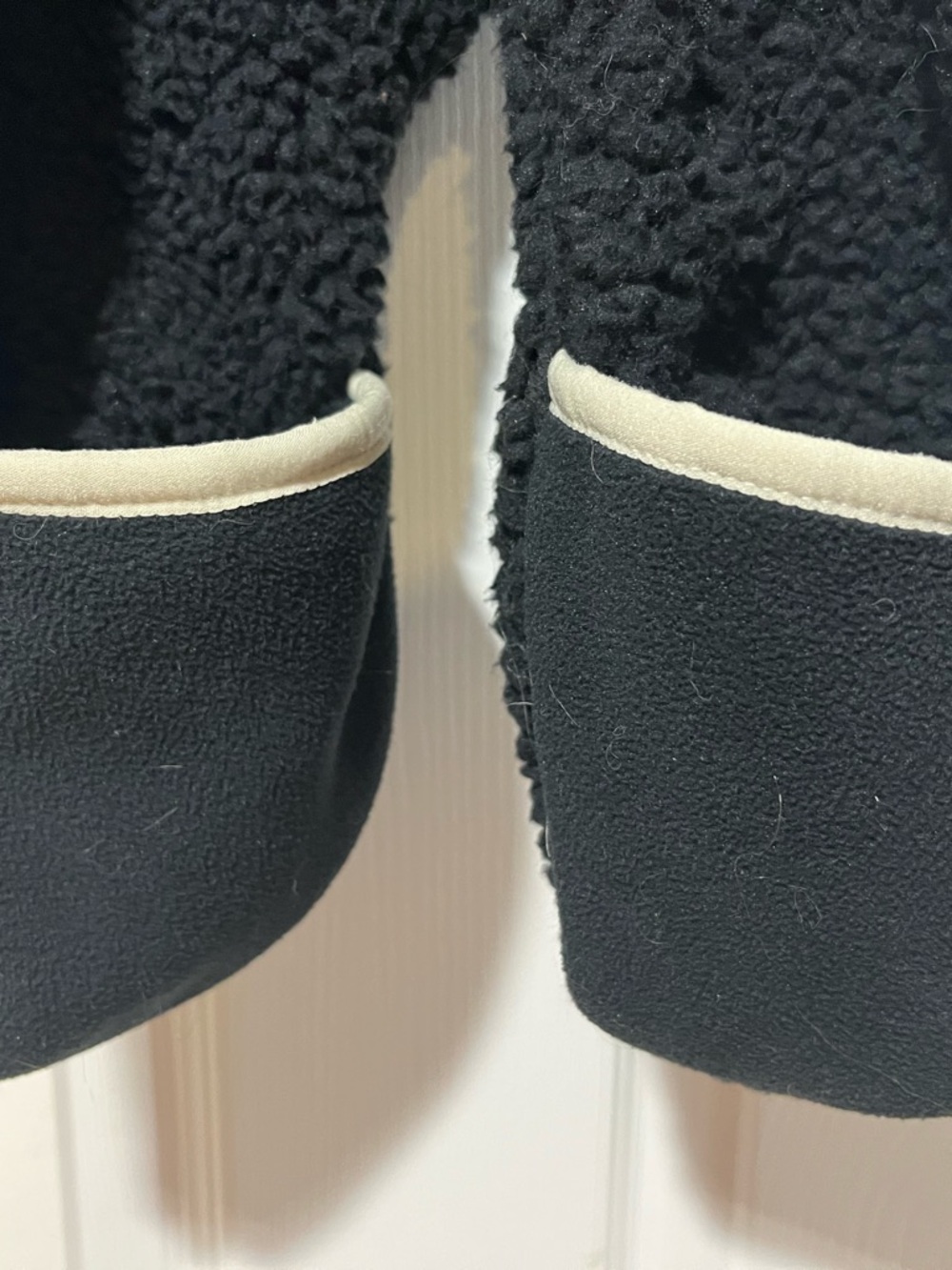 Columbia Black and Cream Sherpa Baby Footie with Hood 12-18 - Picture 7 of 8